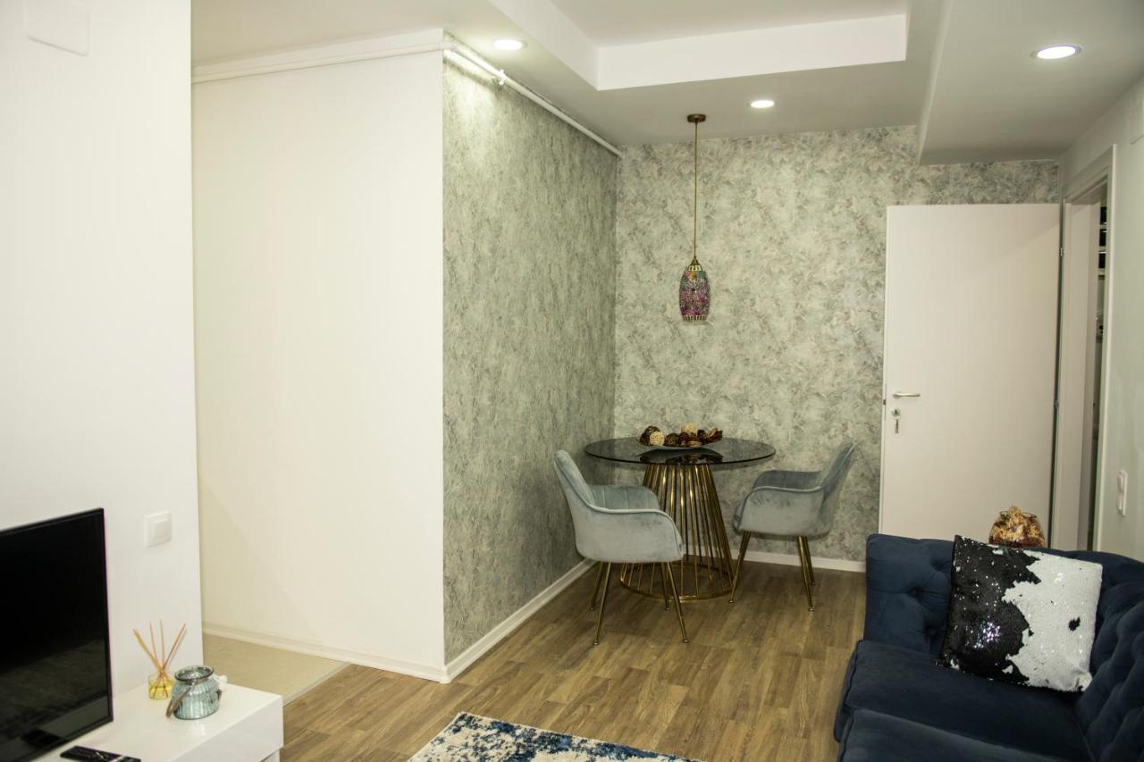 Raphael Apartment North Bucharest Cosmopolis Stefanestii de Jos Екстериор снимка